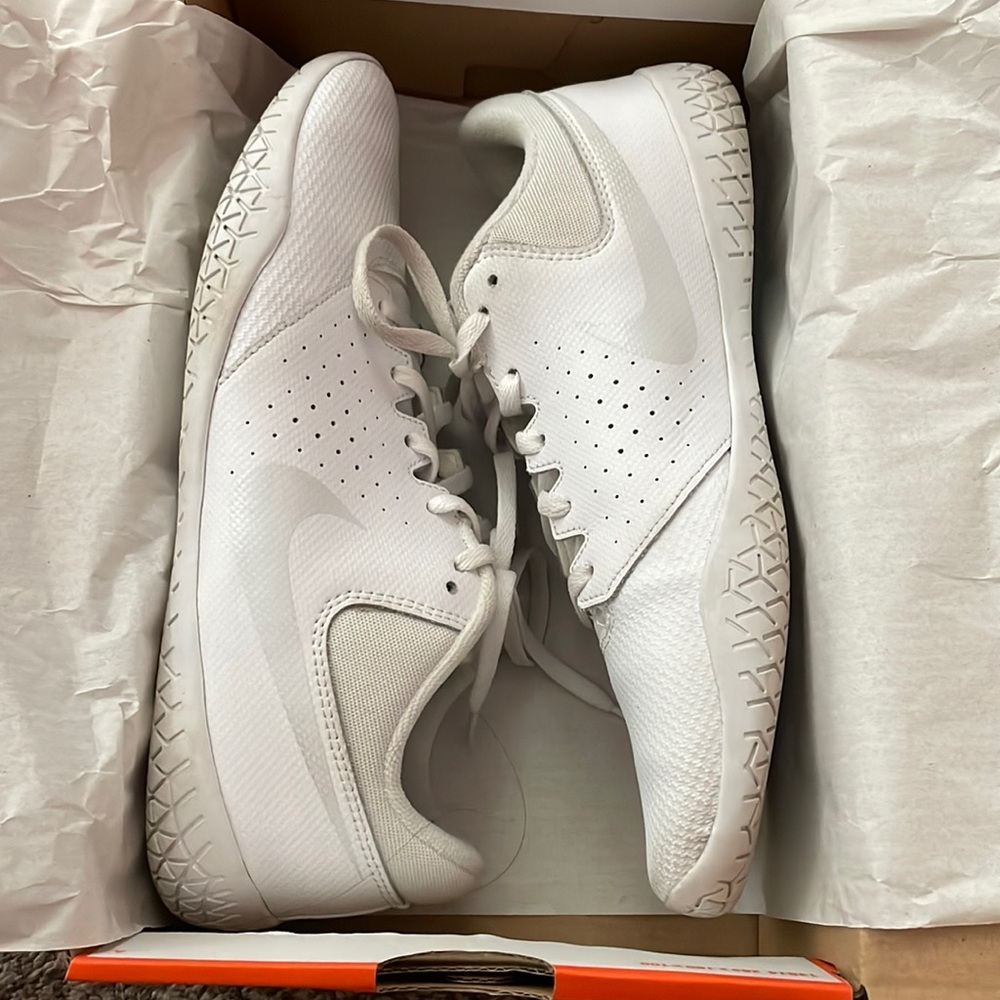 Nike cheer shoes